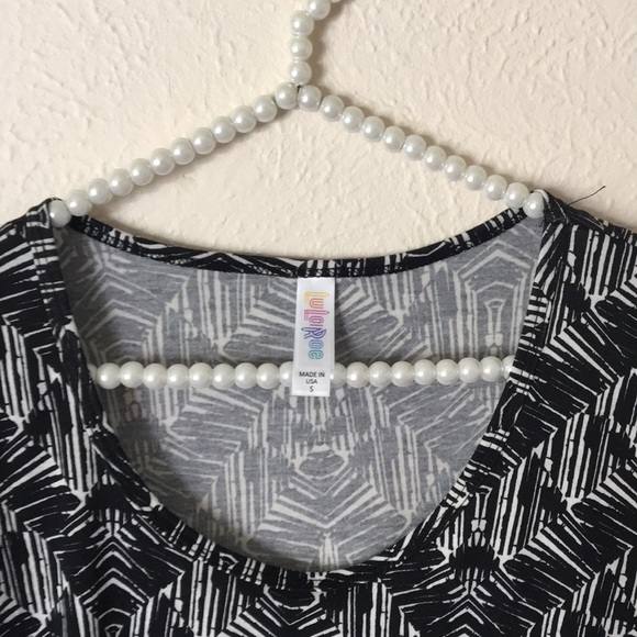 Lularoe Classic Tee - Picture 3 of 3